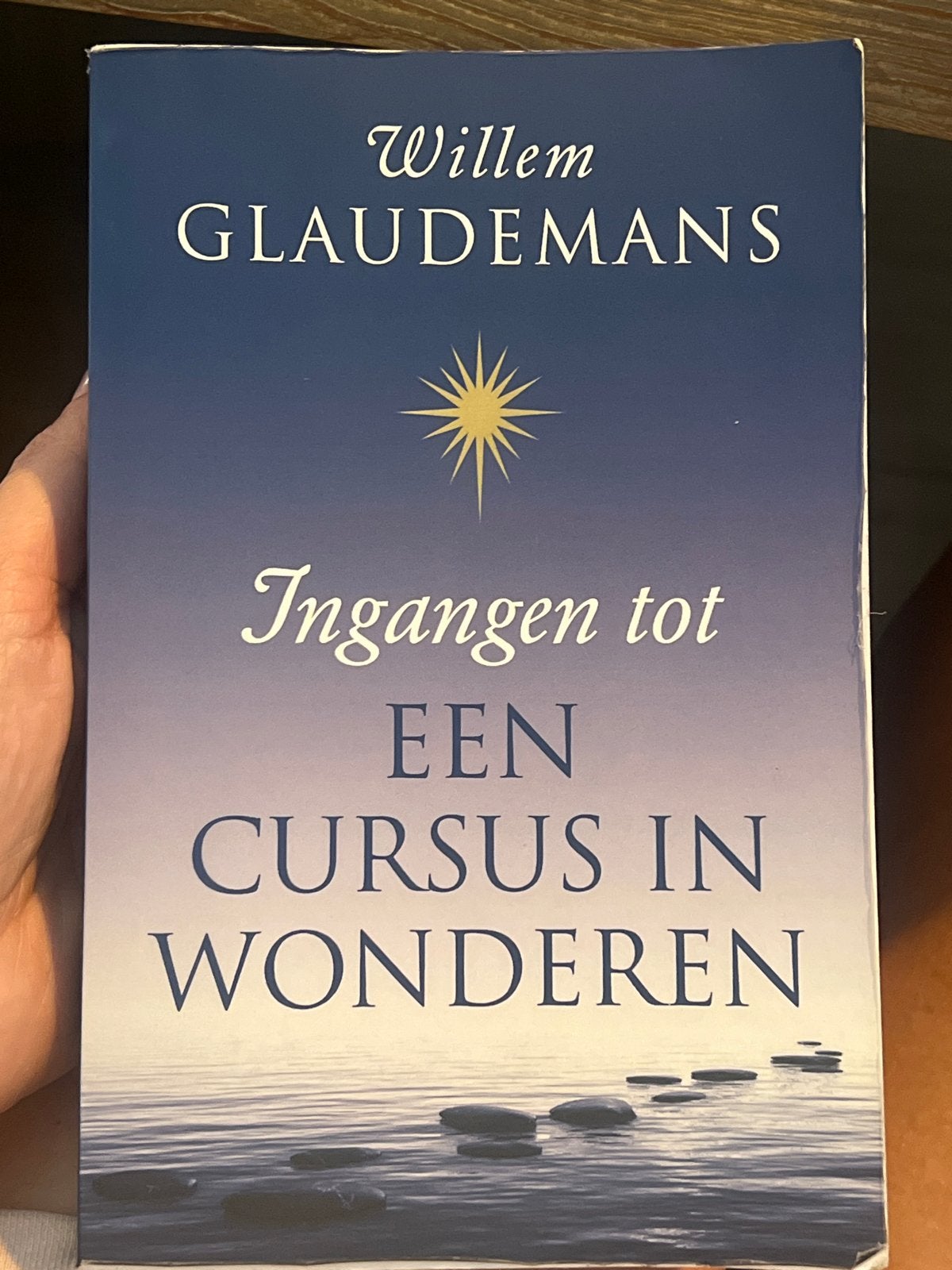 Ingangen tot een Cursus in Wonderen - Willem Glaudemans, Boeken, Ophalen of Verzenden, Gelezen, Spiritualiteit algemeen, Achtergrond en Informatie
