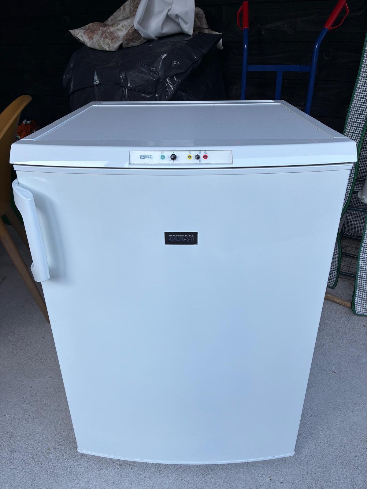 Zanussi tafelmodel vriezer, Gebruikt, Ophalen, Vrieskast, 85 tot 120 cm