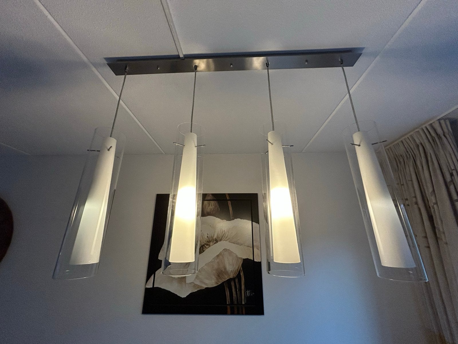 Glazen hanglampen met melkglas kelk, verstelbaar, Ophalen, Gebruikt, Glas