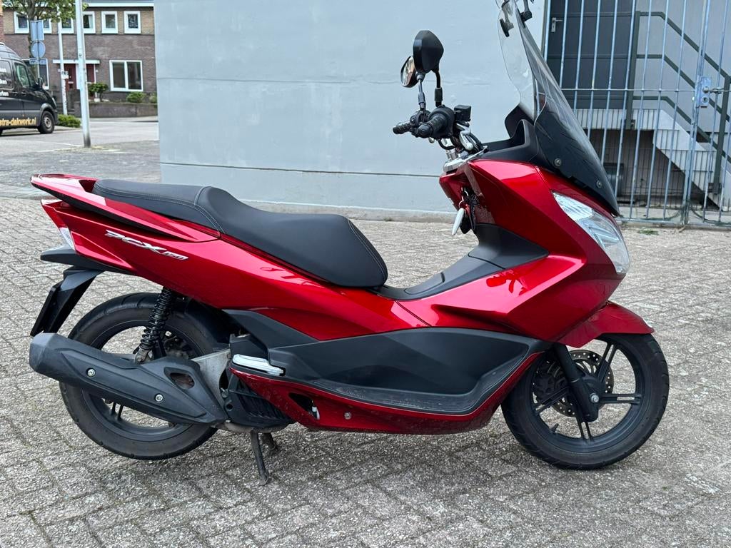Honda PCX150 zuinige motorscooter, Motoren, Scooter, 151 cc, Gebruikt, Particulier