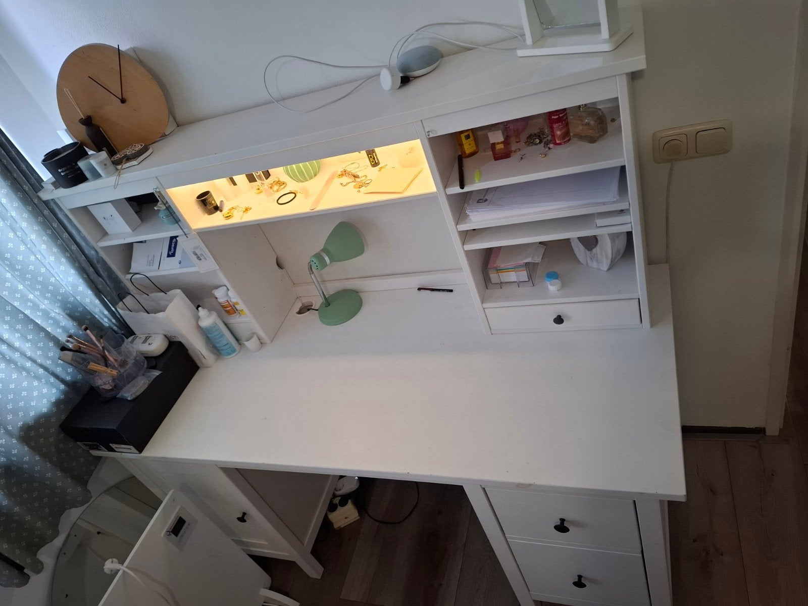 Wit bureau met opbouw en ingebouwde LED strip, Met lades, Ophalen of Verzenden, Zo goed als nieuw, IKEA