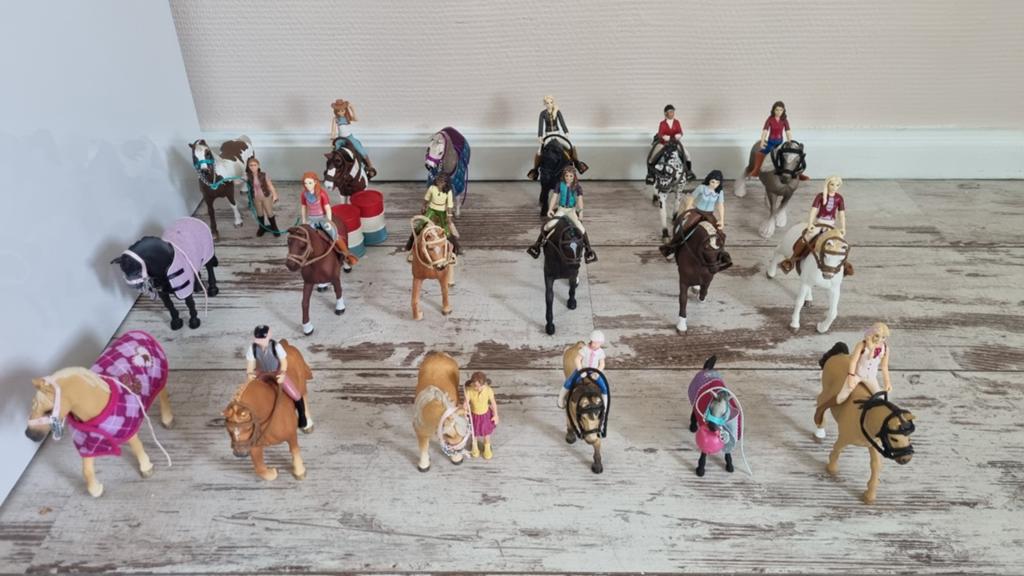 Diverse schleich paarden met ruiters., Ophalen of Verzenden, Gebruikt