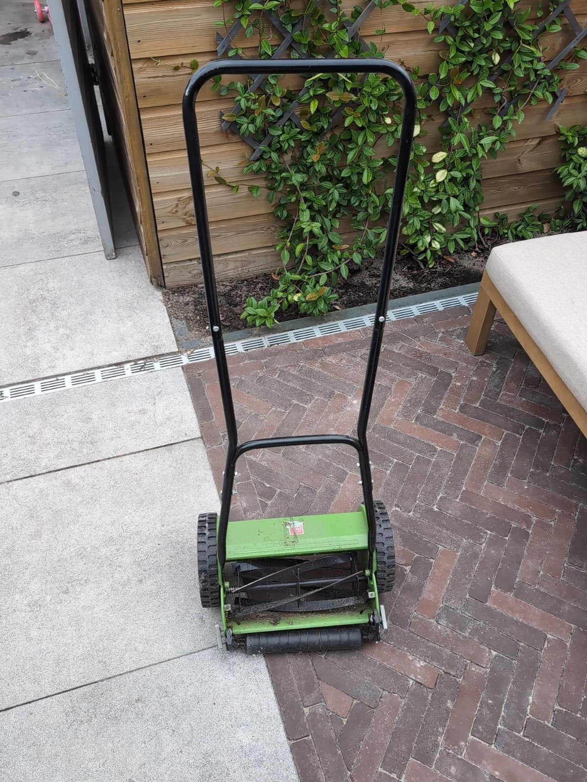 Handgrasmaaier - Groen en Zwart, Tuin en Terras, Ophalen, Gebruikt, Handgrasmaaier, 30 t/m 39 cm