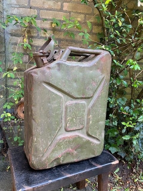Vintage metalen jerrycan, 20 liter, Ophalen of Verzenden