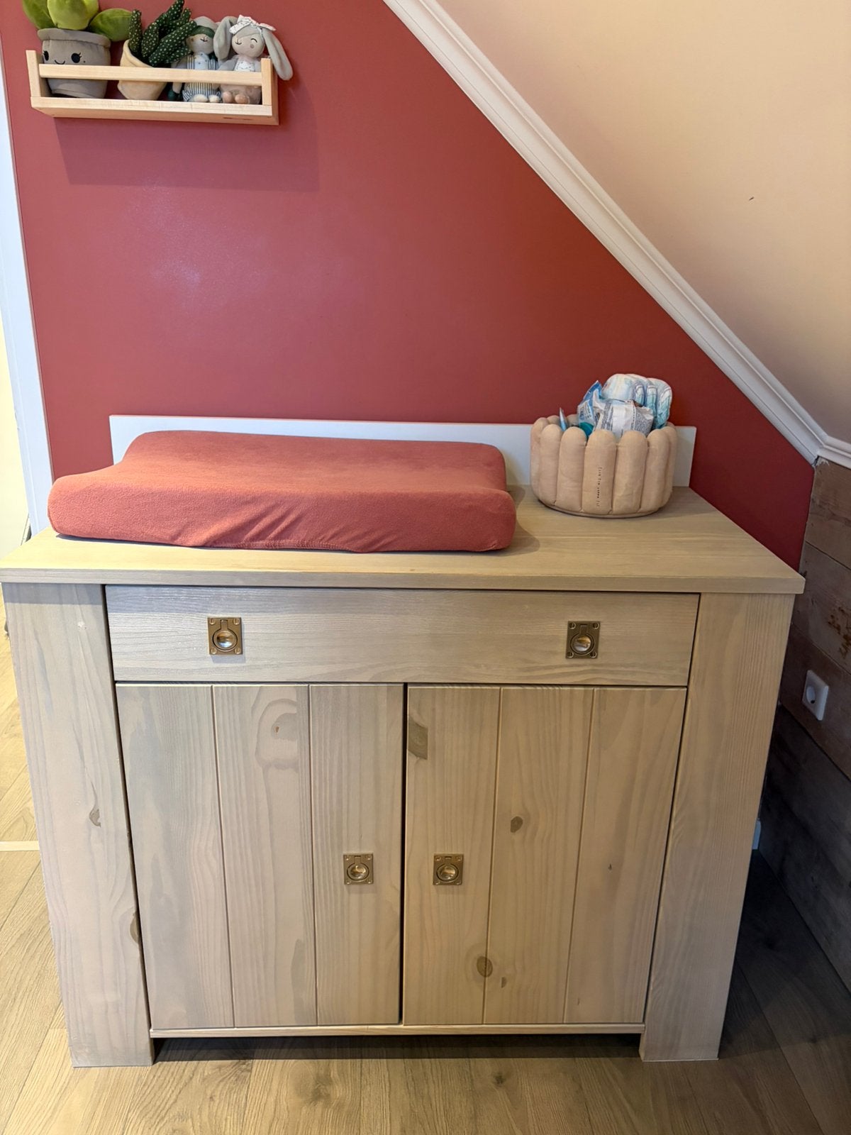 Ledikant en commode hout, Ophalen, Gebruikt, 50 tot 70 cm, 100 cm of meer