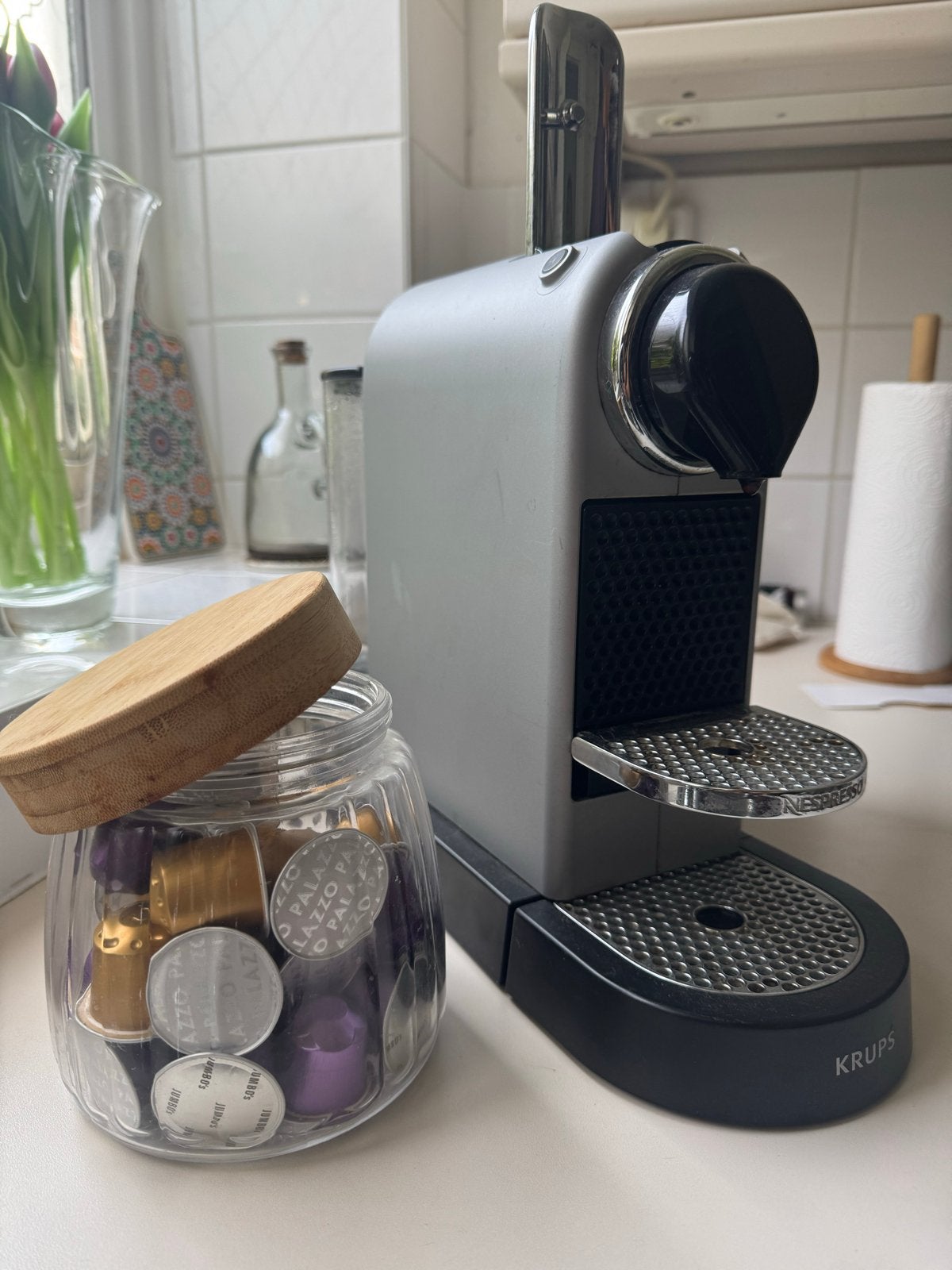 Mooie Nespresso Krups koffiezetapparaat met melkopschuimer