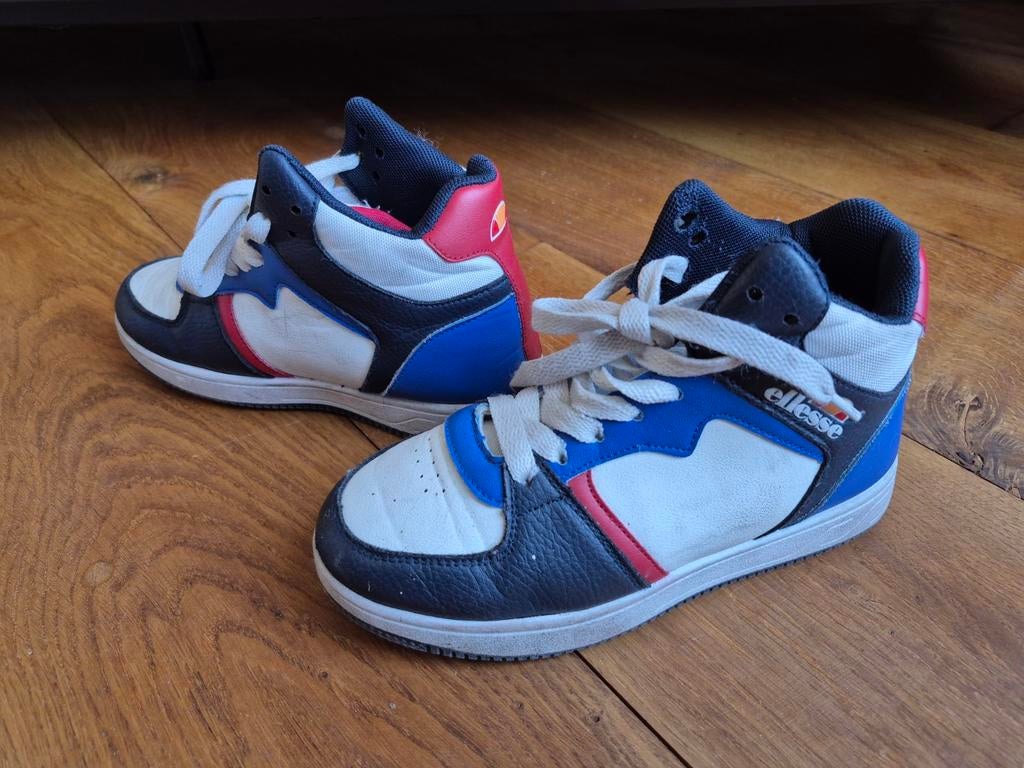 2 paar kinderschoenen, z.g.a.n. - Maat 32 & 34, Jongen of Meisje, Schoenen, Ophalen of Verzenden, Zo goed als nieuw