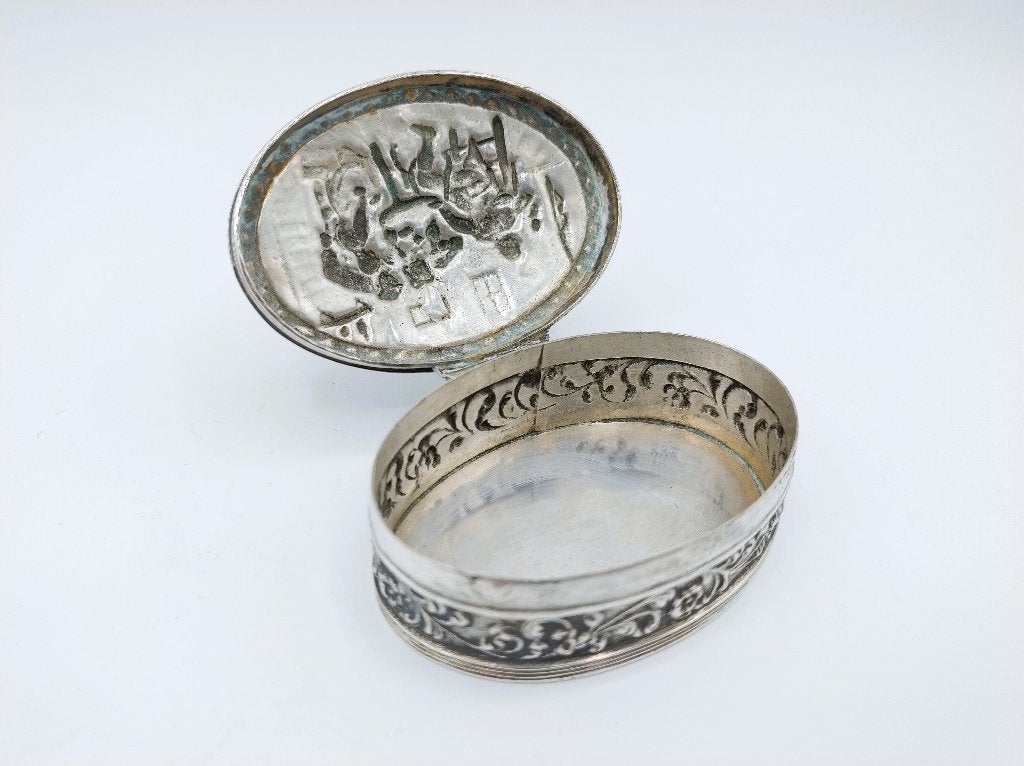 Zilveren snuifdoosje, D. en I. Vos en A. Schoorl, Haarlem, Verzenden, Zilver