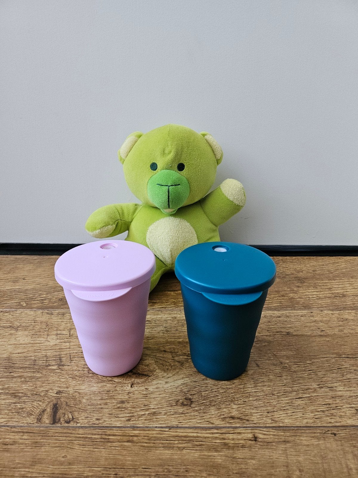 Tupperware nieuwe set rietjesbekers met rietjegat roze groen, Ophalen of Verzenden, Nieuw, Groen, Beker of Kan
