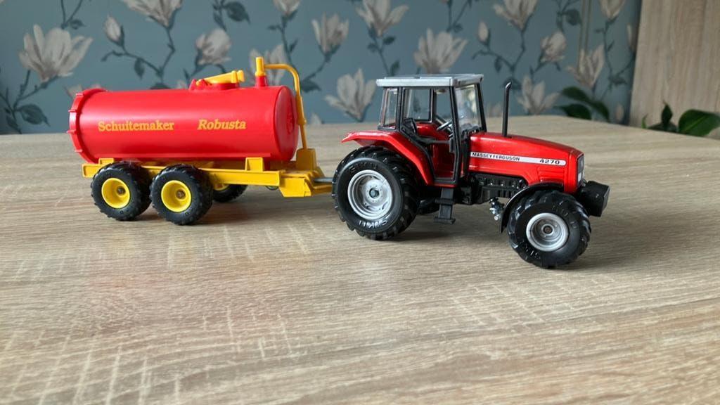 Massey 4270 met een schuitemaker gier tank, Ophalen of Verzenden, Zo goed als nieuw, Tractor of Landbouw, SIKU
