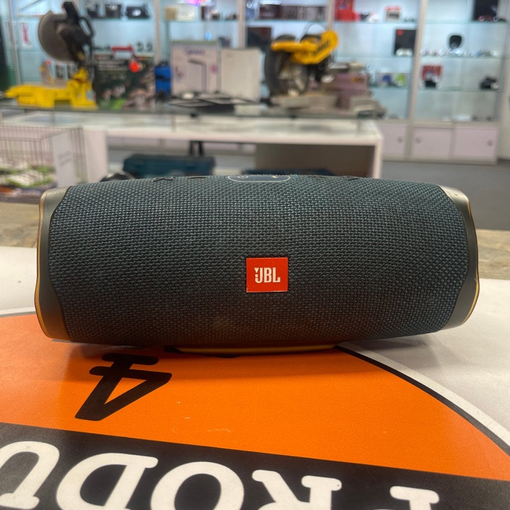 JBL Charge 4, JBL, Gebruikt, Support@jbl.com, 400 Atlantic Street
Stamford, CT 06901
USA