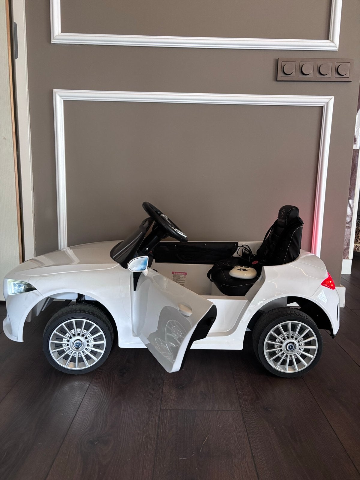 Mercedes accu kinderauto met afstandsbediening, Zo goed als nieuw