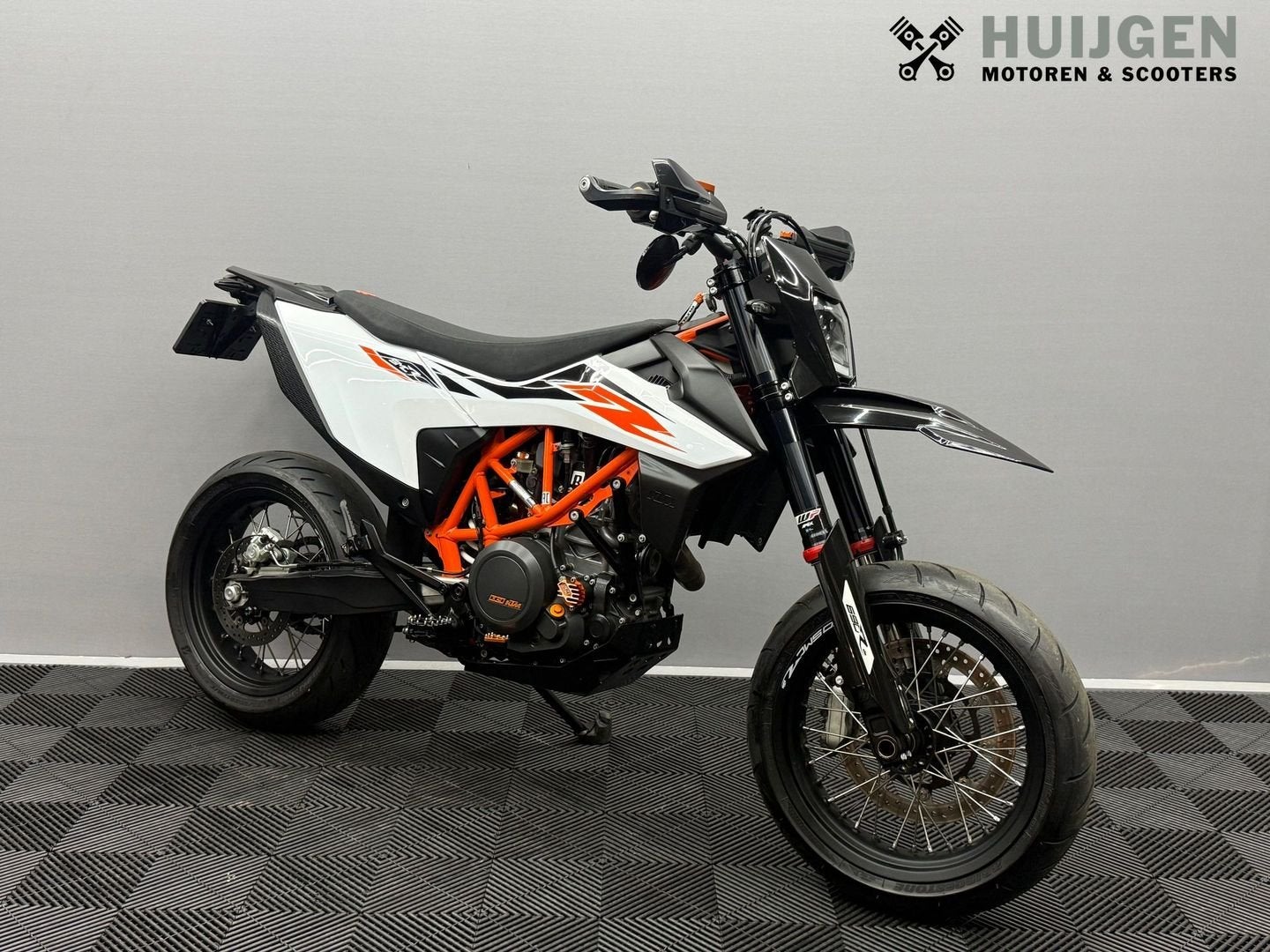 KTM 690 SMC R | Direct rijden  (bj 2019), Motoren, 693 cc, KTM, Bedrijf, Onbekend
