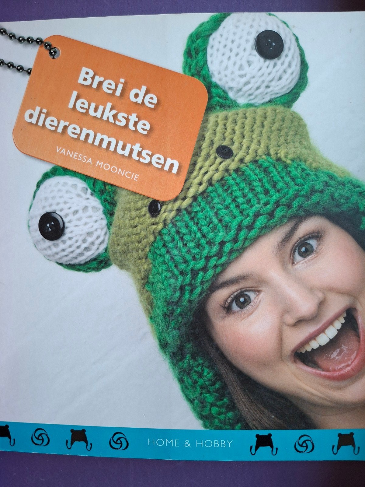 Brei de leukste dierenmutsen - Breiboek, Ophalen of Verzenden, Zo goed als nieuw, Breien, Patroon of Boek
