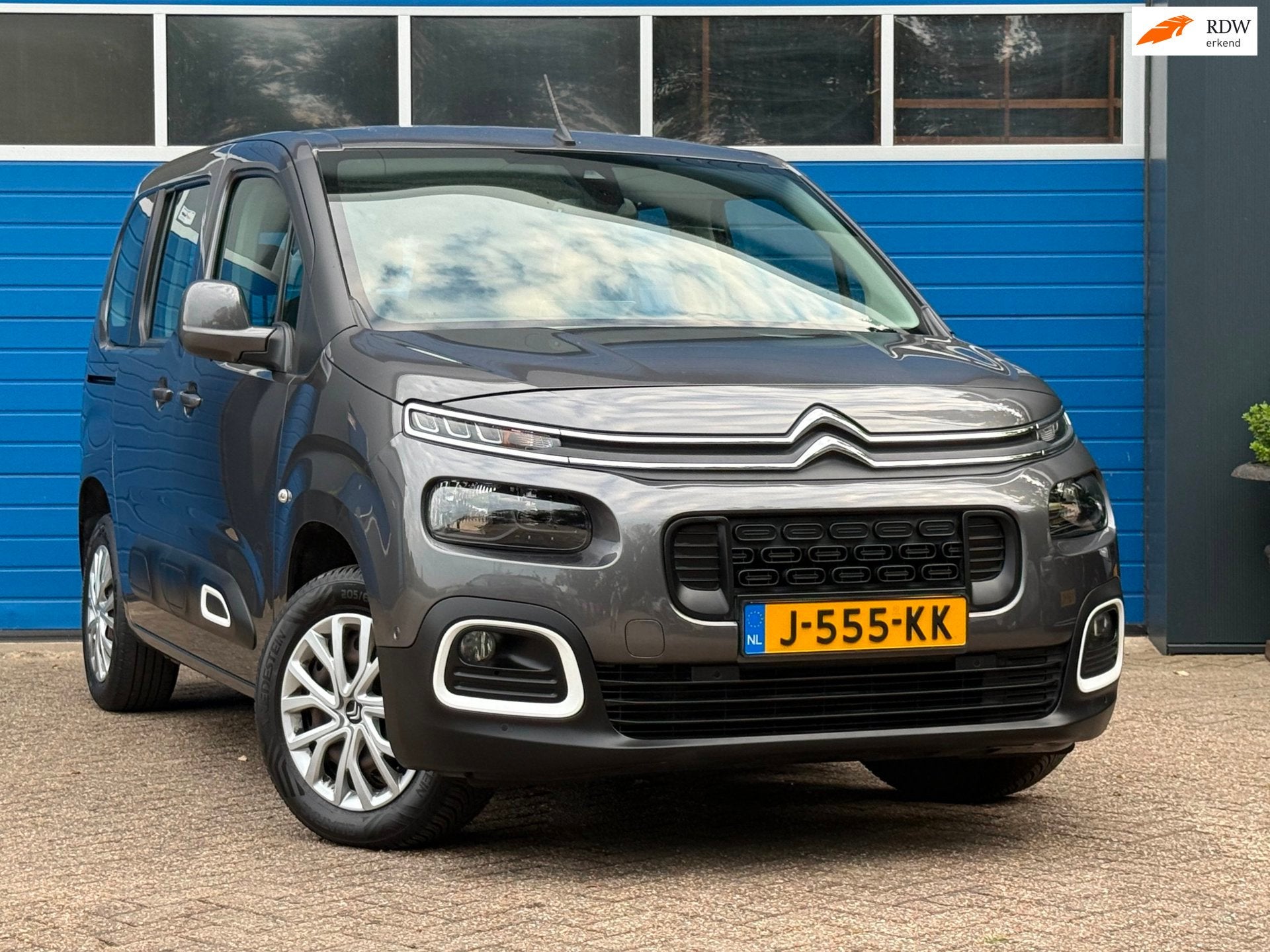 Citroen Berlingo 1.2 PureTech Shine Automaat|Navi|Climate, Auto's, Stof, Gebruikt, 1199 cc, 19 km/l