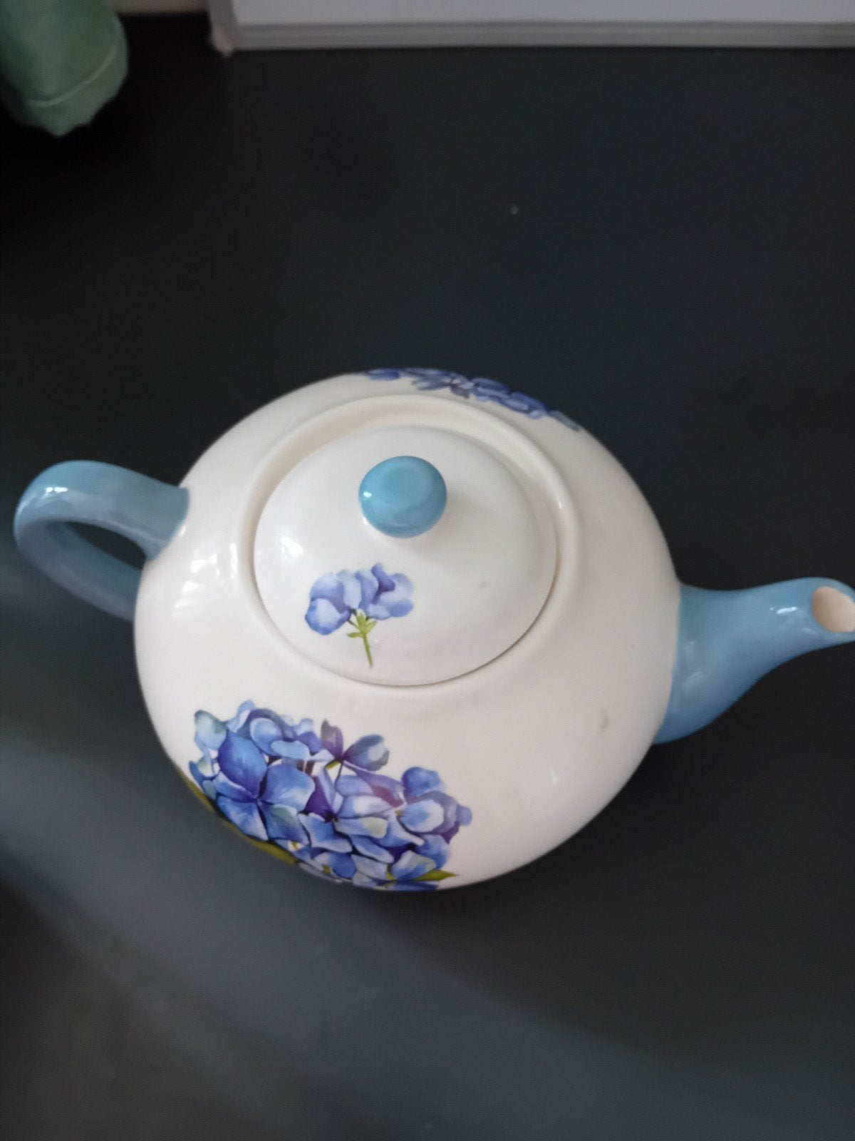 Theepot met hortensia decoratie, Huis en Inrichting, Ophalen