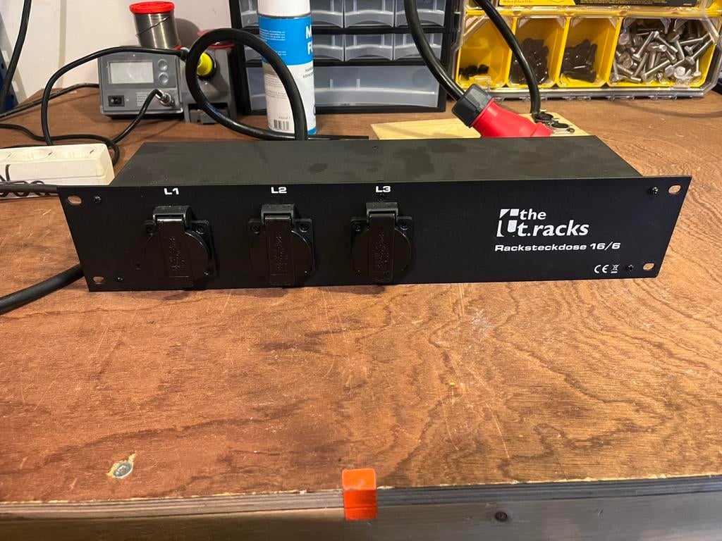 T.racks 16ampere naar 9x schuko, Ophalen, Gebruikt, Apparatuur