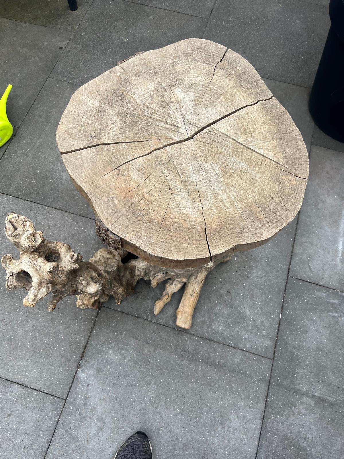 Mooie houten bijzettafel, Ophalen, Zo goed als nieuw, Rond, Hout