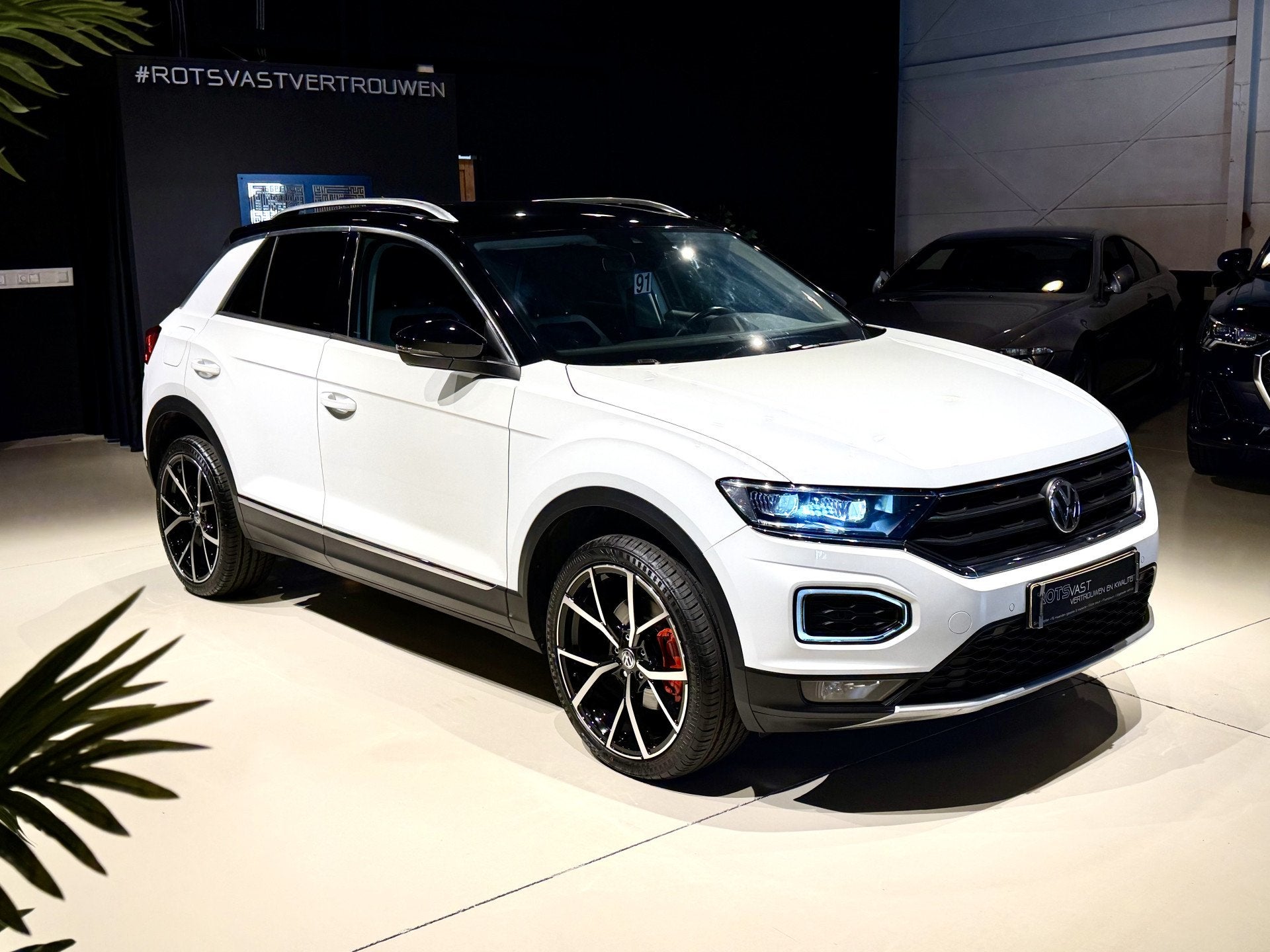 Volkswagen T-Roc 1.5 TSI Sport DSG Navi|Keyles|Camera|ACC|Le, Auto's, Volkswagen, Stof, 4 cilinders, Wit, Bedrijf