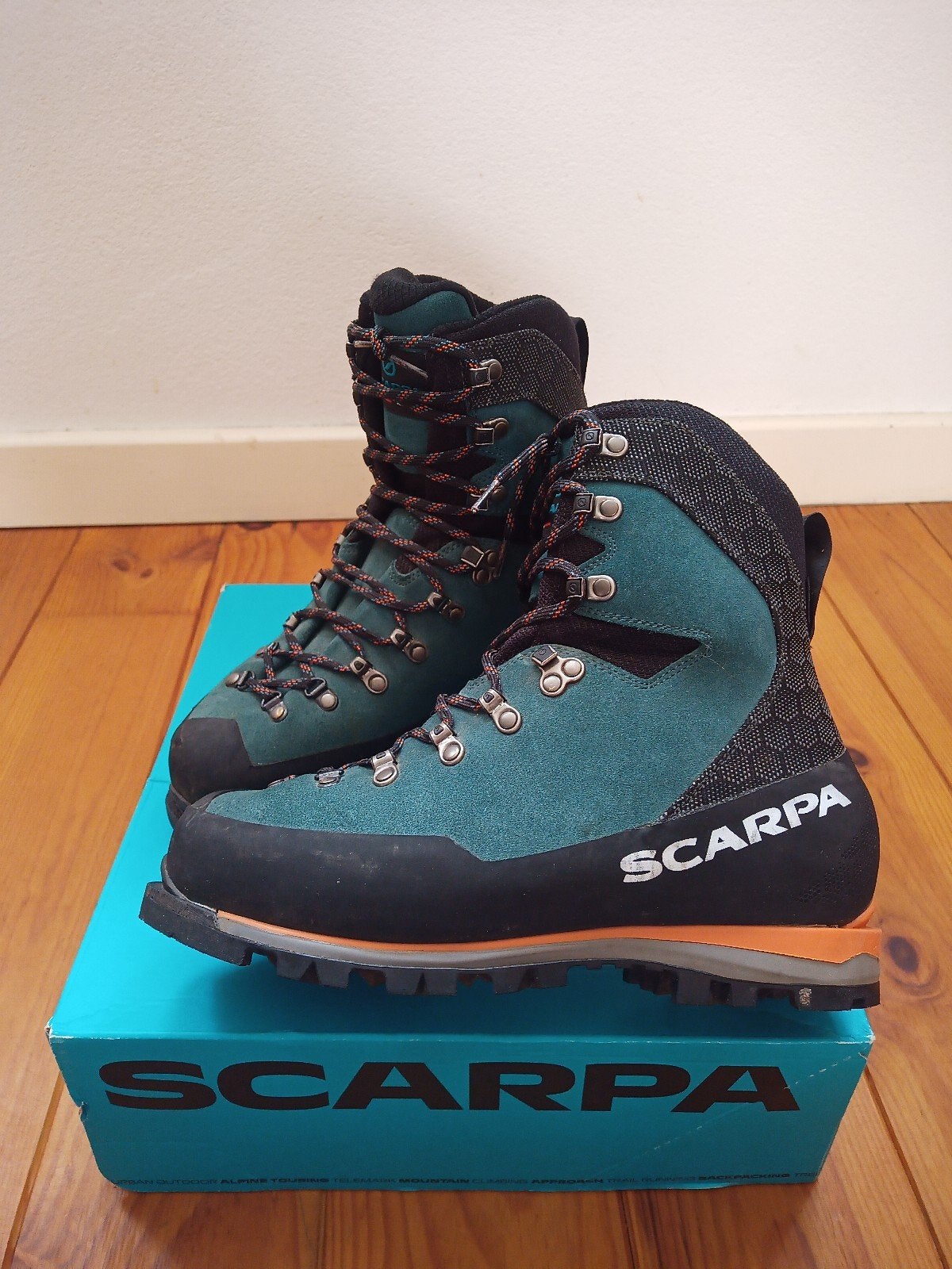 Scarpa Mont Blanc GTX Bergschoenen - Maat 42, Sport en Fitness, Ophalen of Verzenden, Zo goed als nieuw, Schoenen
