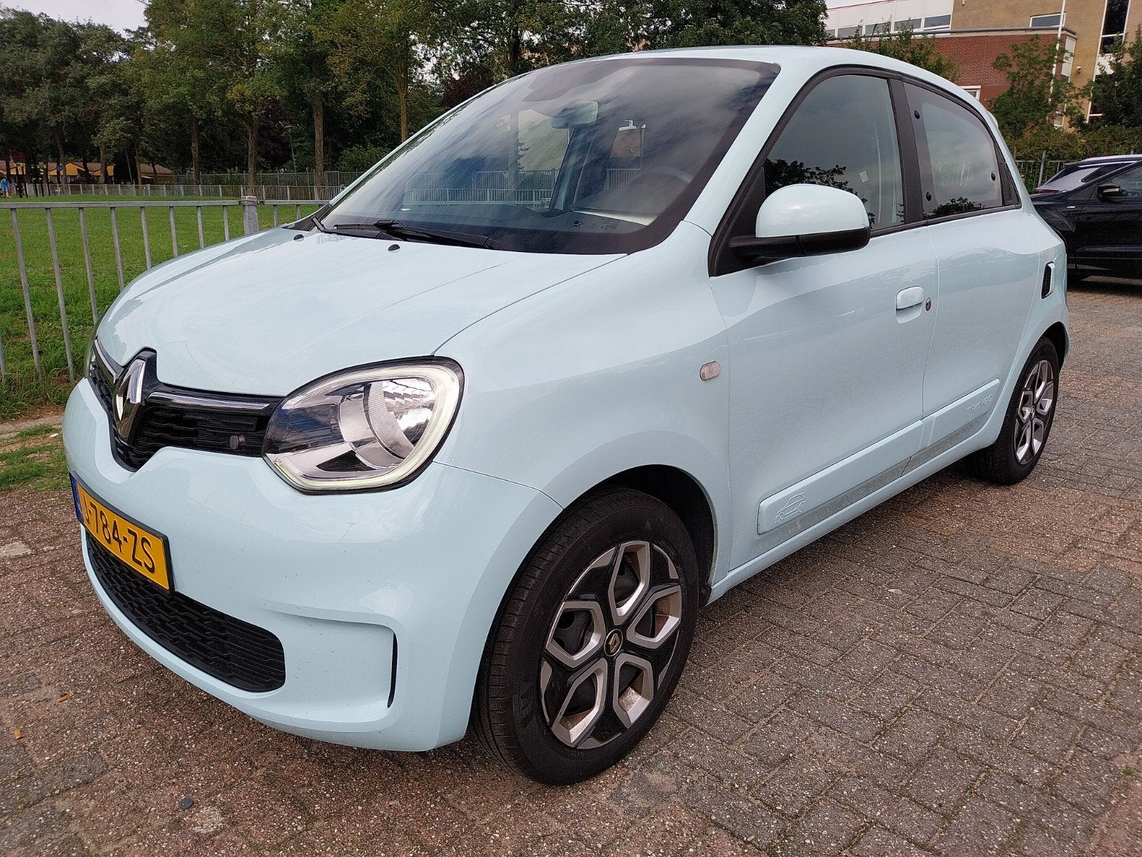 Renault Twingo 1.0 SCe 75pk 2020 Blauw, Voorwielaandrijving, Dealer onderhouden, Twingo, 31 €/maand