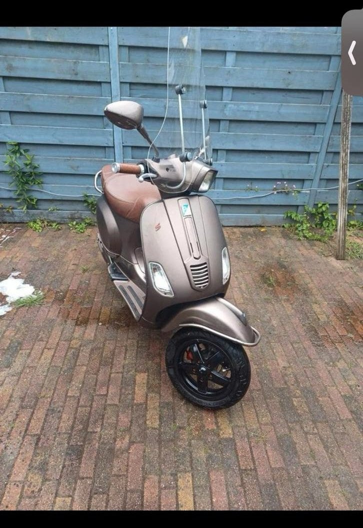 Vespa s, Ophalen, Benzine