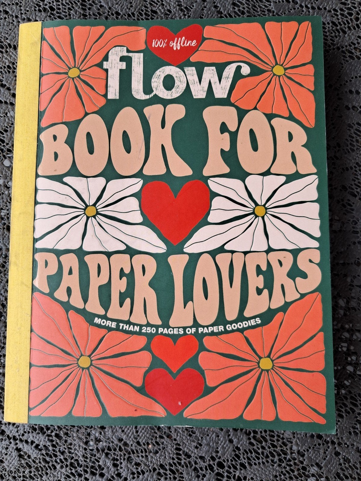 Flow book for paper lovers 2022, Ophalen of Verzenden, Gebruikt, Knutselboek