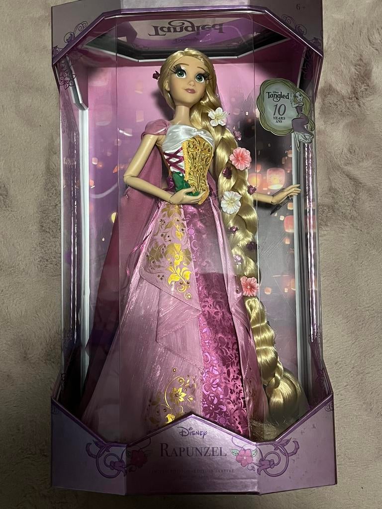 Rapunzel Limited Edition Doll Disney, Ophalen of Verzenden, Overige figuren, Zo goed als nieuw, Beeldje of Figuurtje
