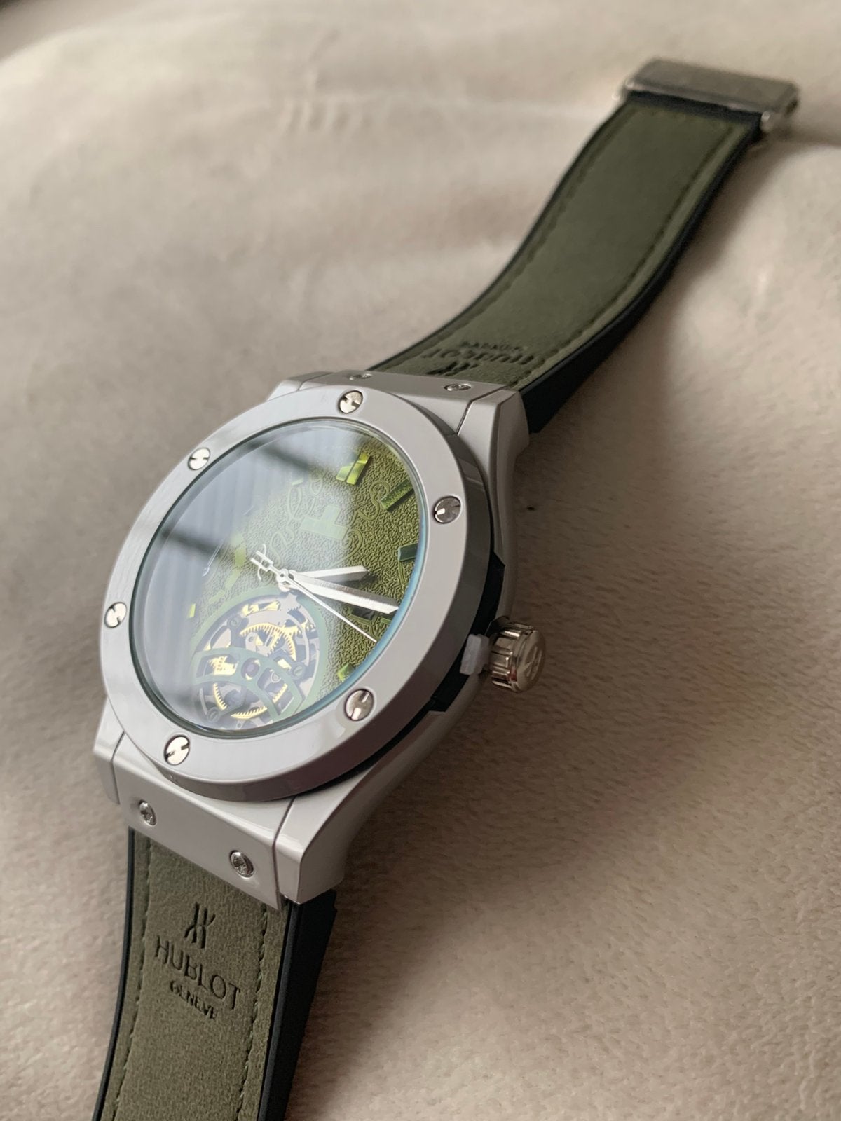 Nieuwe Prachtige Hublot herenhorloge legergroen, Sieraden, Tassen en Uiterlijk, Ophalen of Verzenden, Nieuw