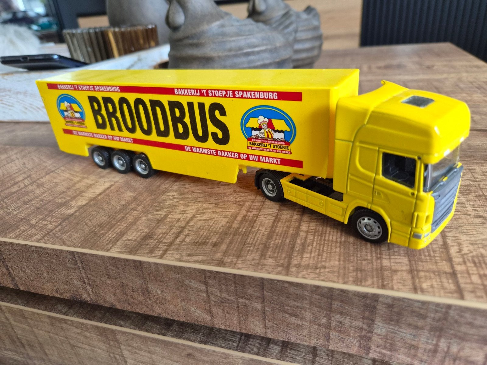 Scania broodbus, O, O, O, Nieuw