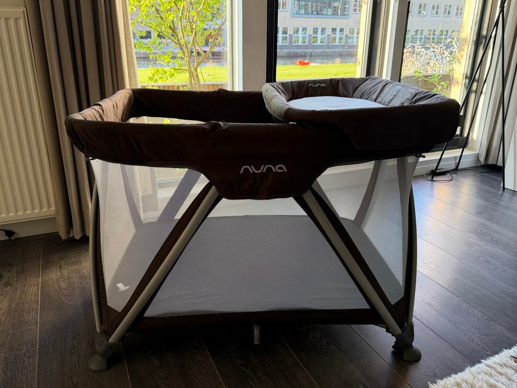 Nuna Sena Box met Reiswieg en Verschoontafel, Ophalen of Verzenden, Zo goed als nieuw, Rechthoekig, Boxkleed