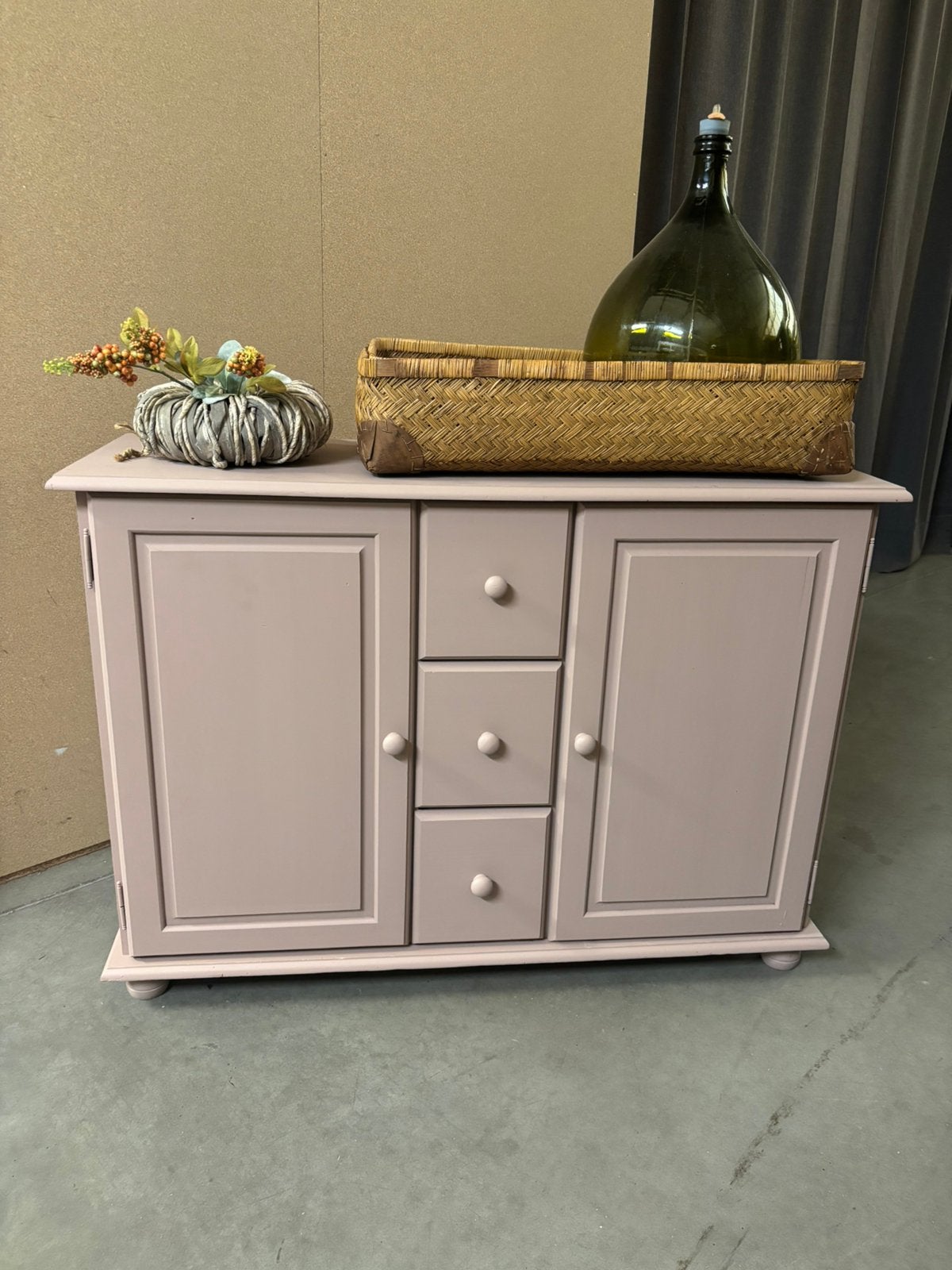 Brocante commode / dressoir / ladekast, Ophalen, Studio Larilo, Studiolarilo@gmail.com, Zo goed als nieuw