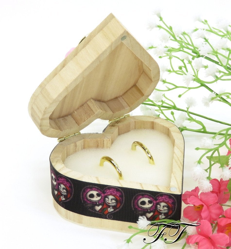 Mooie Disney Jack Skellington & Sally hartvormige ringdoosje, Ophalen of Verzenden, Nieuw, Feestartikel, Geboorte of Huwelijk