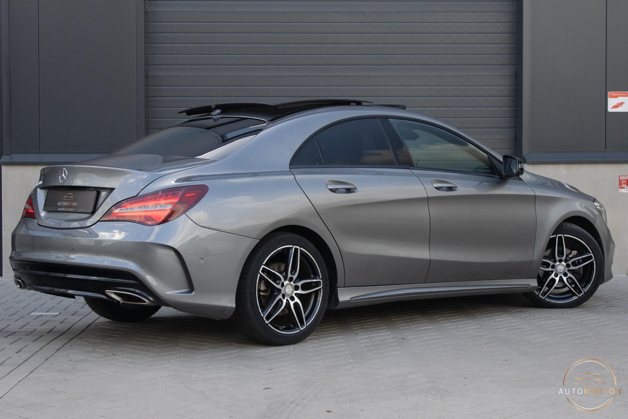 Mercedes-Benz CLA-klasse 200 Prestige PANO CAMERA MEMORY CRU, Auto's, Gebruikt, Euro 6, 19 km/l, Sedan