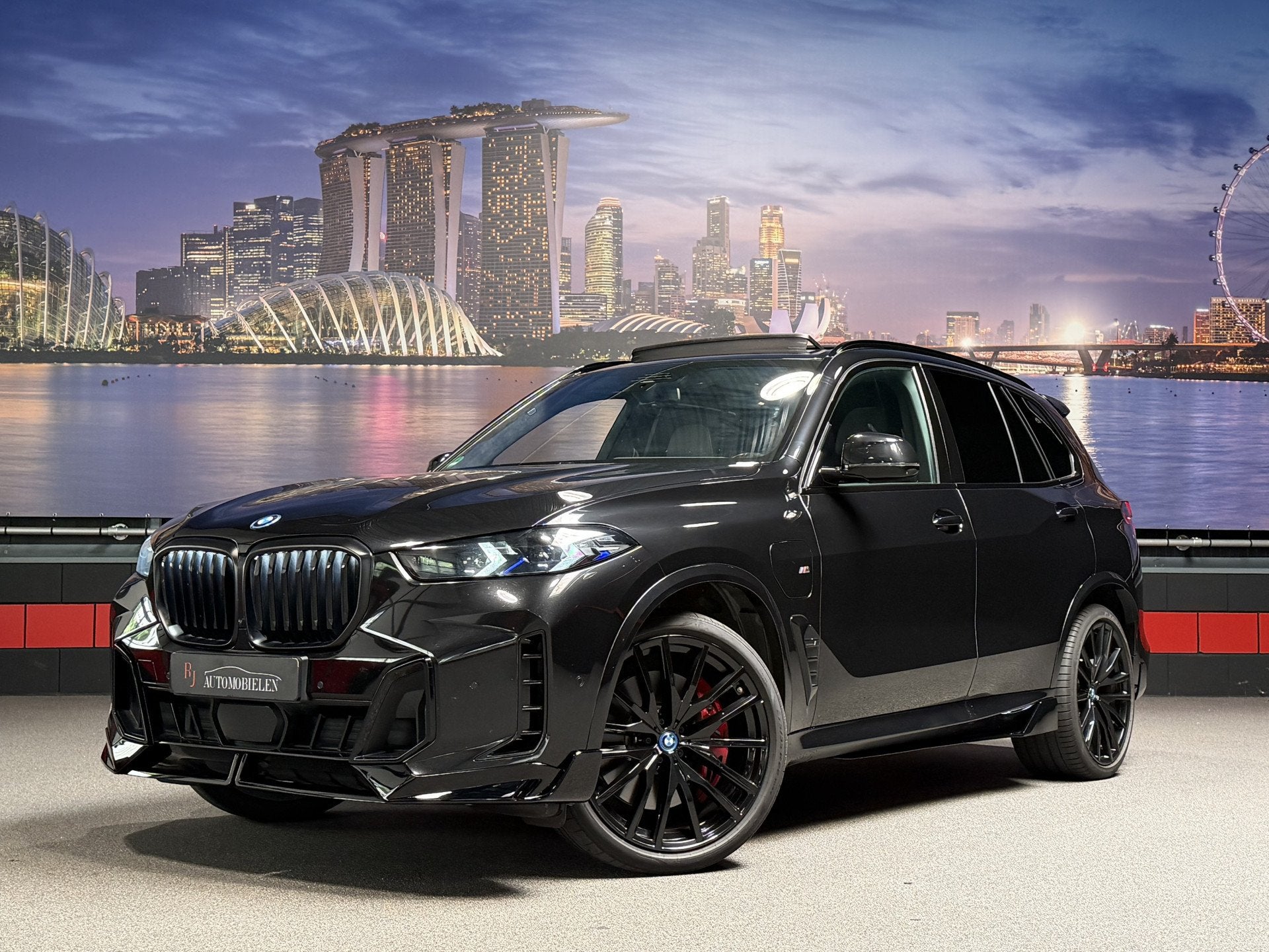 BMW X5 xDrive50e Skylounge|Bowers&Wilkins|Alcantara|Trekhaak, Gebruikt, 2395 kg, Zwart, Bedrijf