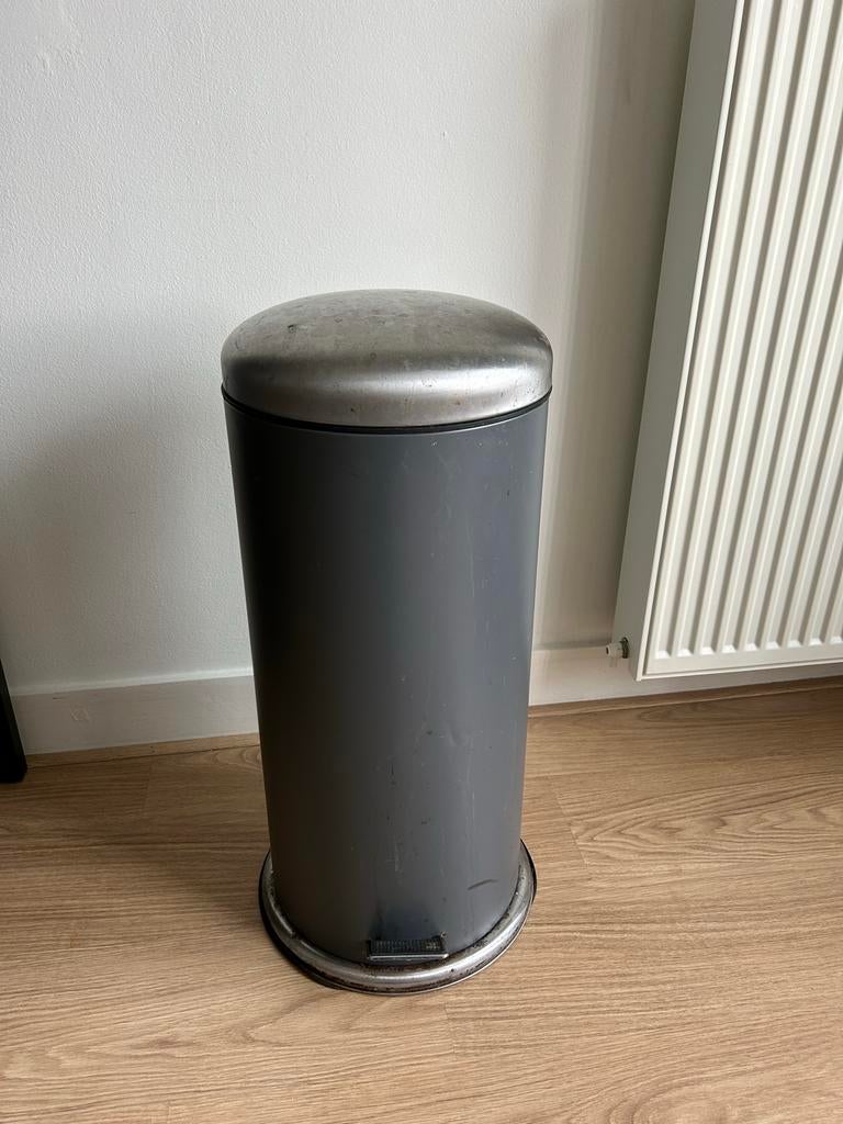 Prullenbak 30 liter met pedaal, Ophalen, Met pedaal, 50 tot 75 cm, Zo goed als nieuw