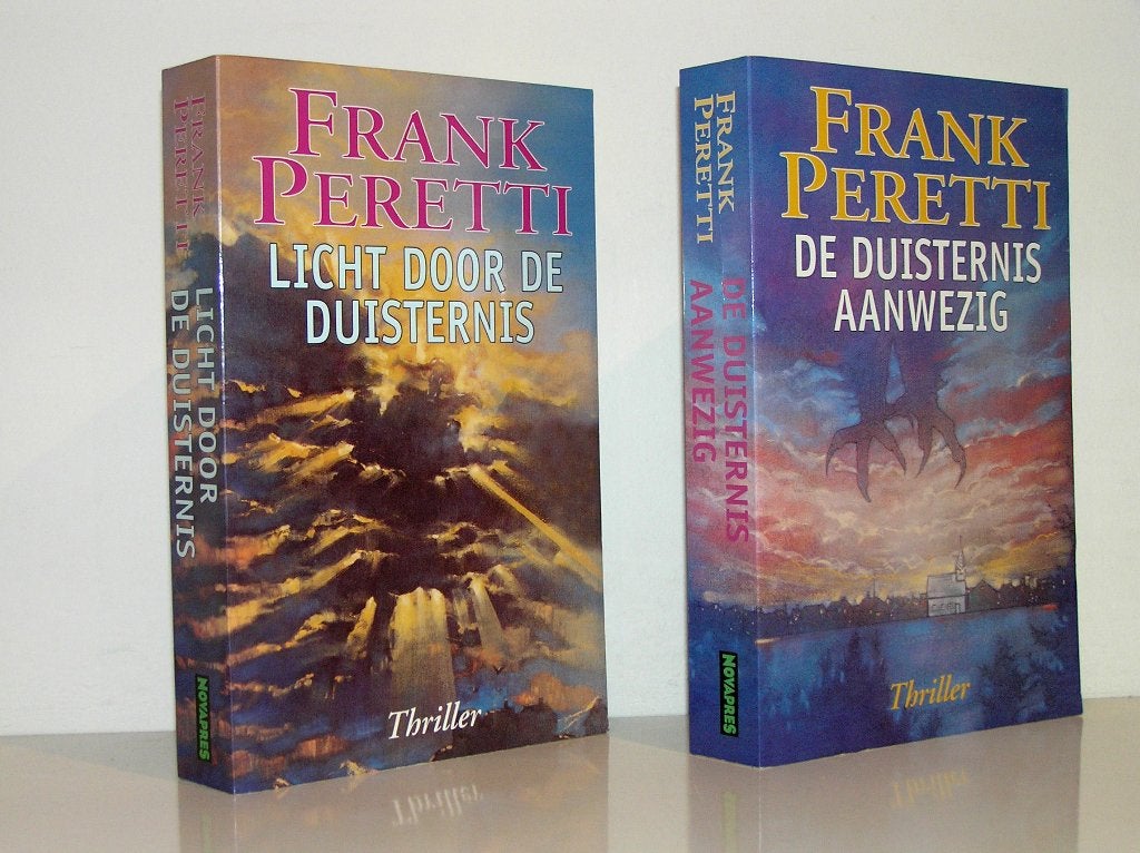 Frank Peretti - Licht en duisternis set (spannend duet), Boeken, Ophalen of Verzenden, Zo goed als nieuw