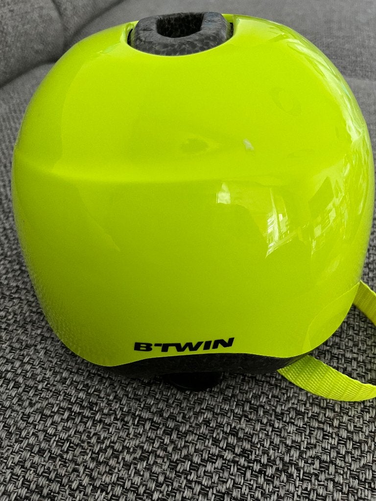 BTWIN Fietshelm 500 voor kinderen, Btwin / Decathlon, Jongen of Meisje, Zo goed als nieuw, Ophalen