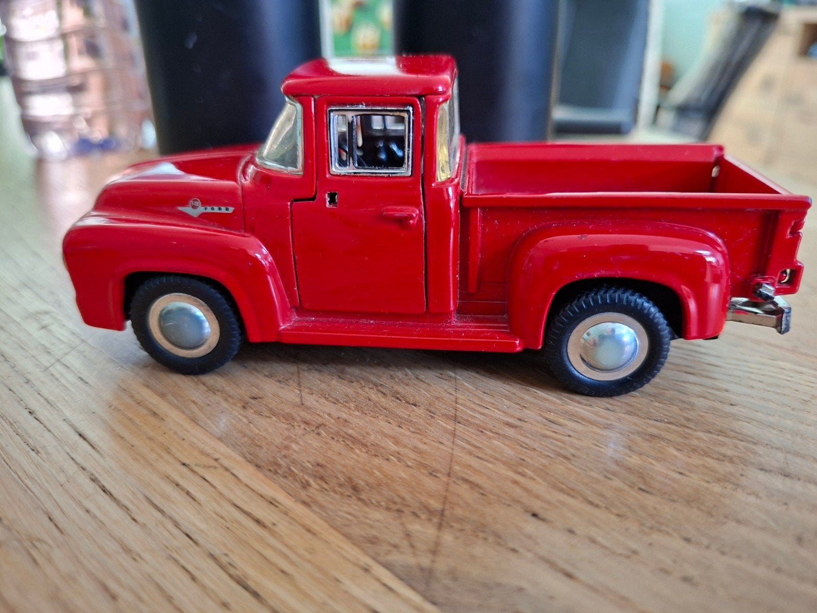 Rode Ford pick-up truck schaalmodel, Ophalen of Verzenden, Gebruikt, Overige typen