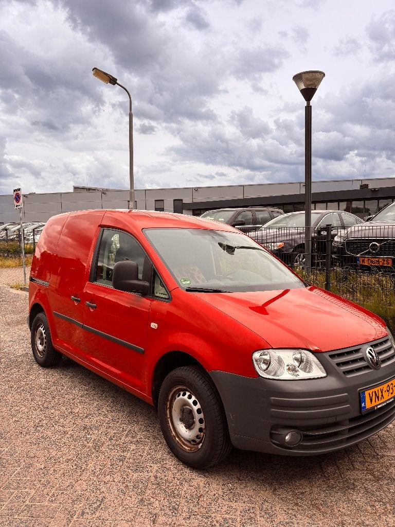 Volkswagen caddy 2008 (met ingebouwd bed en opslag), Auto's, Bestelauto's, Particulier, Ophalen