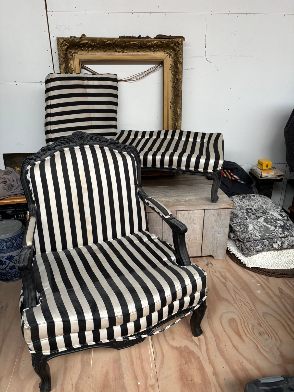 Barok stoel zwart wit gestreept met poef, Ophalen, Gebruikt, Eenpersoons, 75 tot 100 cm