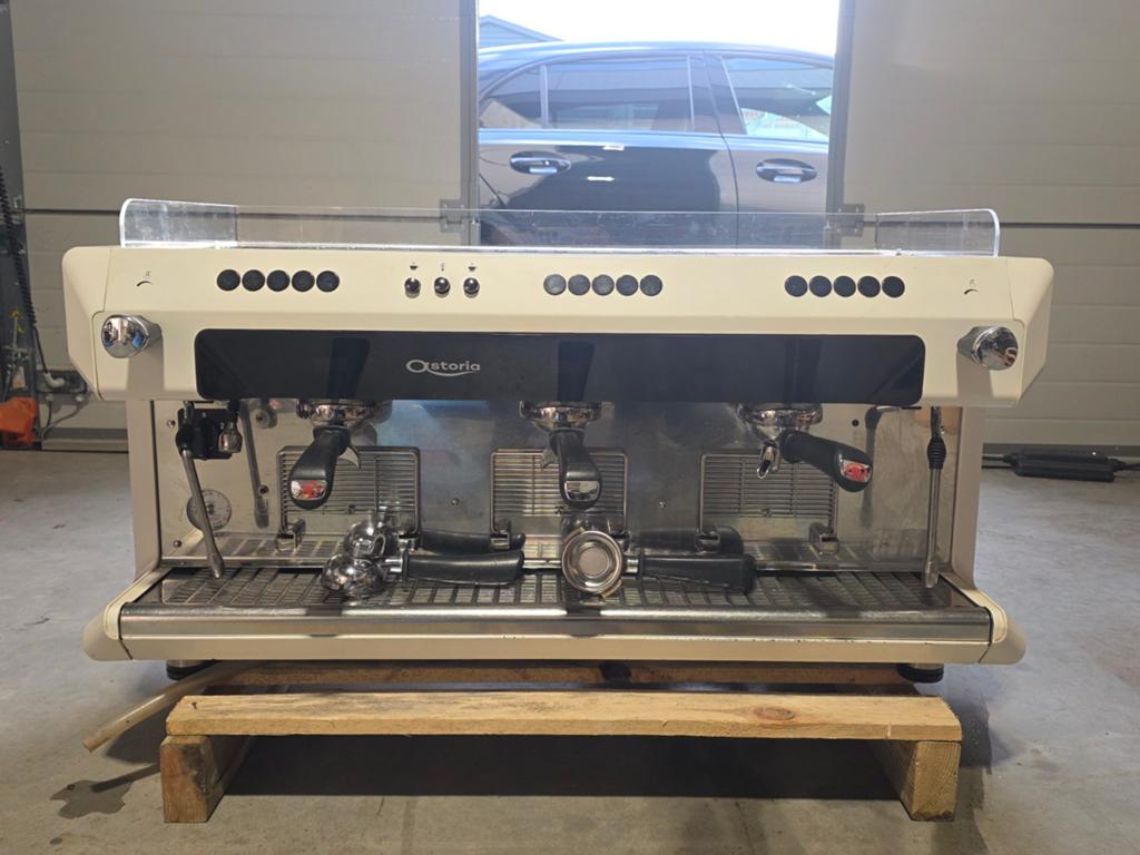 Astoria Cora 200 professionele espressomachine 3 groepen, Ophalen, Zonder vriesvak, 200 liter of meer, 60 cm of meer