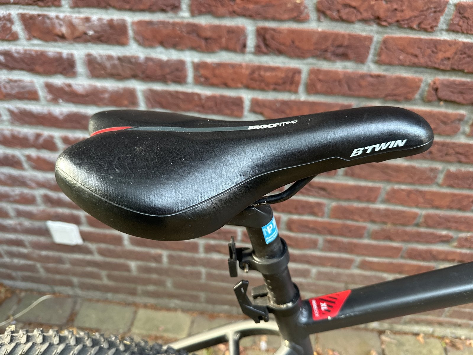 Foto 9 van Decathlon B'Twin 540 Mountainbike XL - Zo goed als nieuw