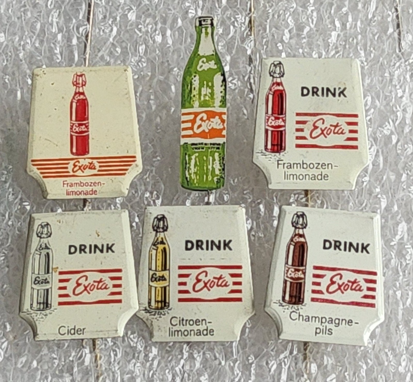 6 Vintage Exota Speldjes - Limonade Reclame, Ophalen of Verzenden, Gebruikt, Overige onderwerpen, Speldje of Pin