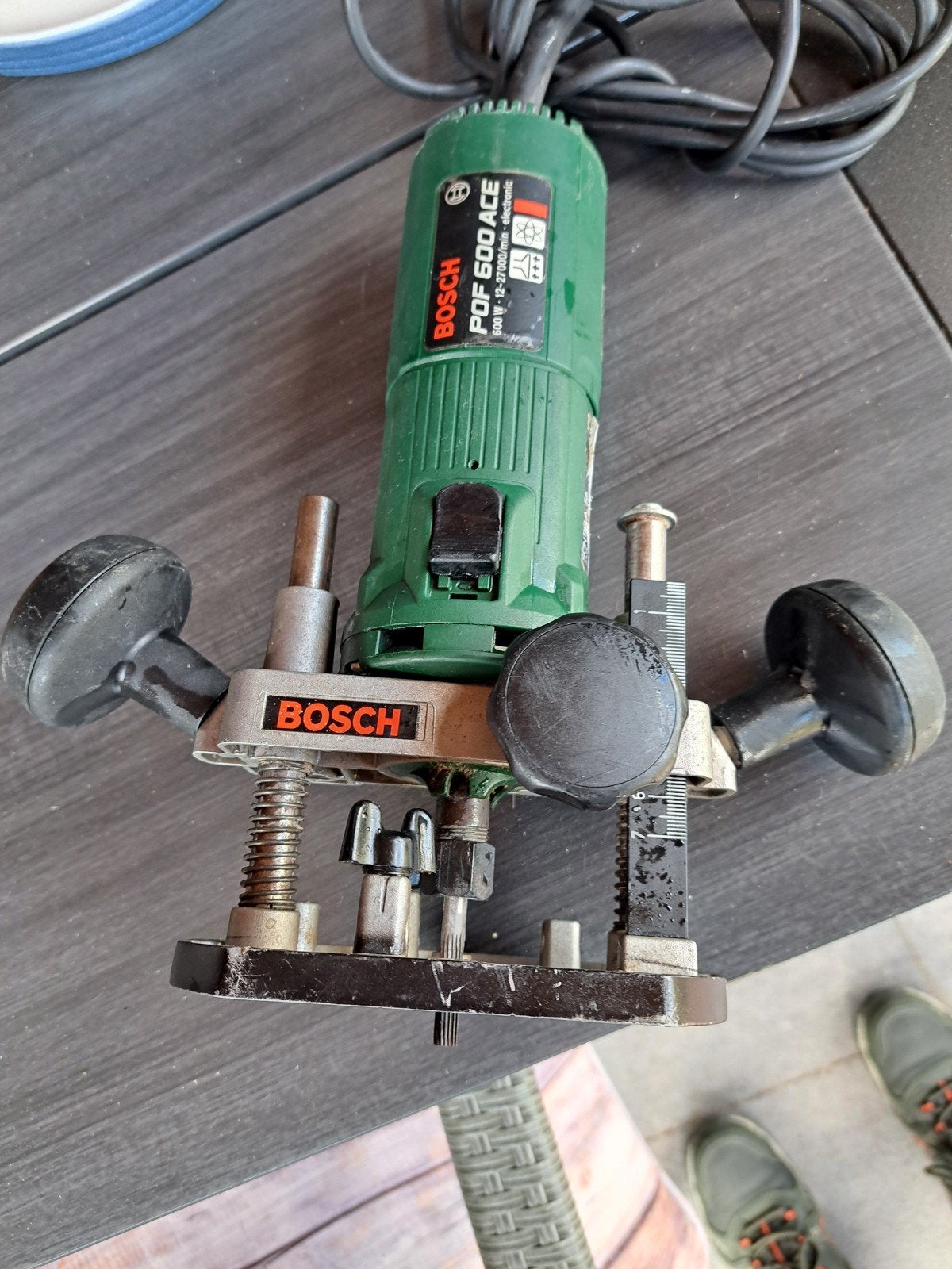 Bosch POF 600 ACE Bovenfrees - Gebruikt maar functioneel, Gebruikt, Ophalen of Verzenden, Bovenfrees, Bosch