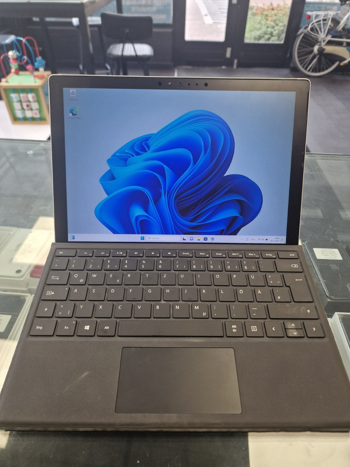 Microsoft Surface PRO 4, Computers en Software, Qwerty, Touchscreen, Ophalen of Verzenden, Zo goed als nieuw