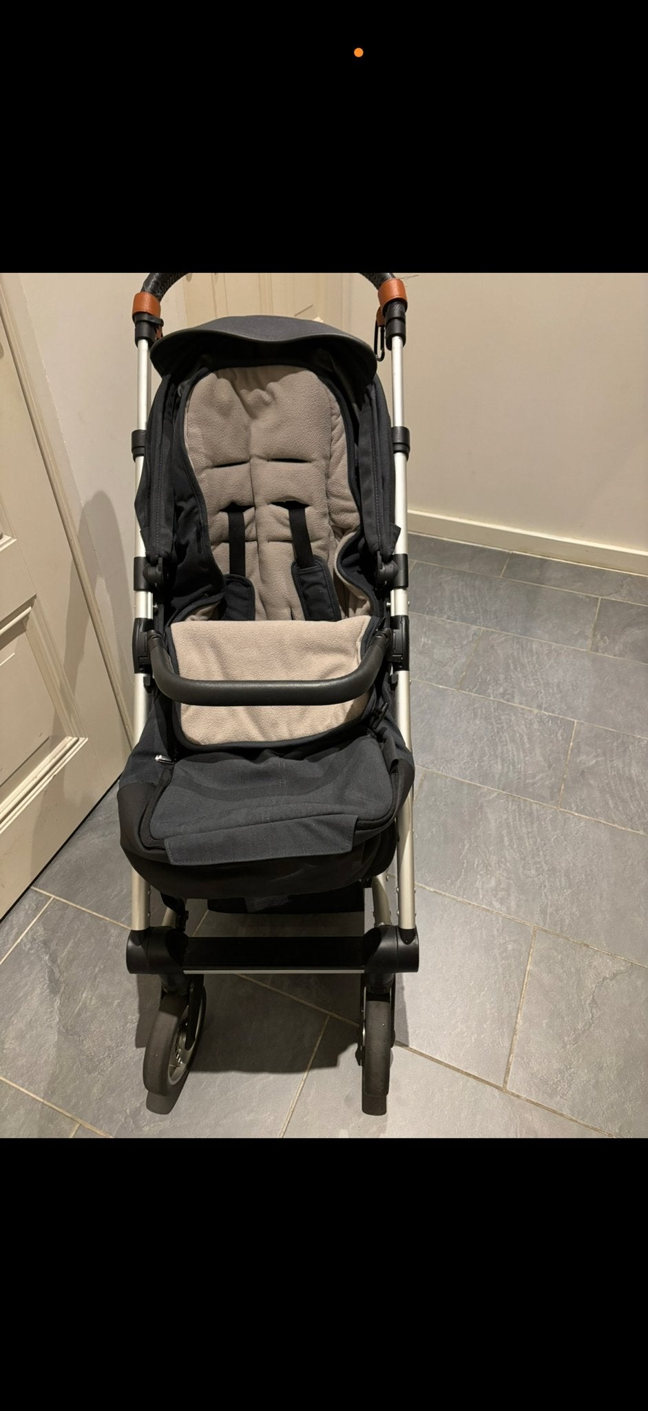 Mutsy Nexo Buggy met voetenzak, regenhoes en bekerhouder, Kinderen en Baby's, Buggy's, Ophalen, Gebruikt, Overige merken, Regenhoes