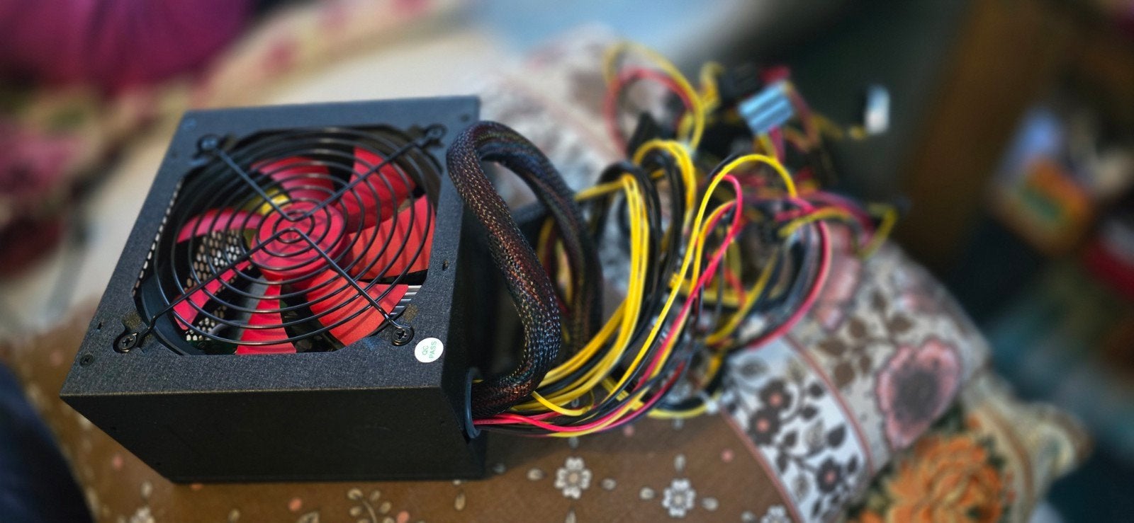 HKC V-POWER 650W Voeding - Nieuw in doos, Computers en Software, Ophalen of Verzenden, Nieuw