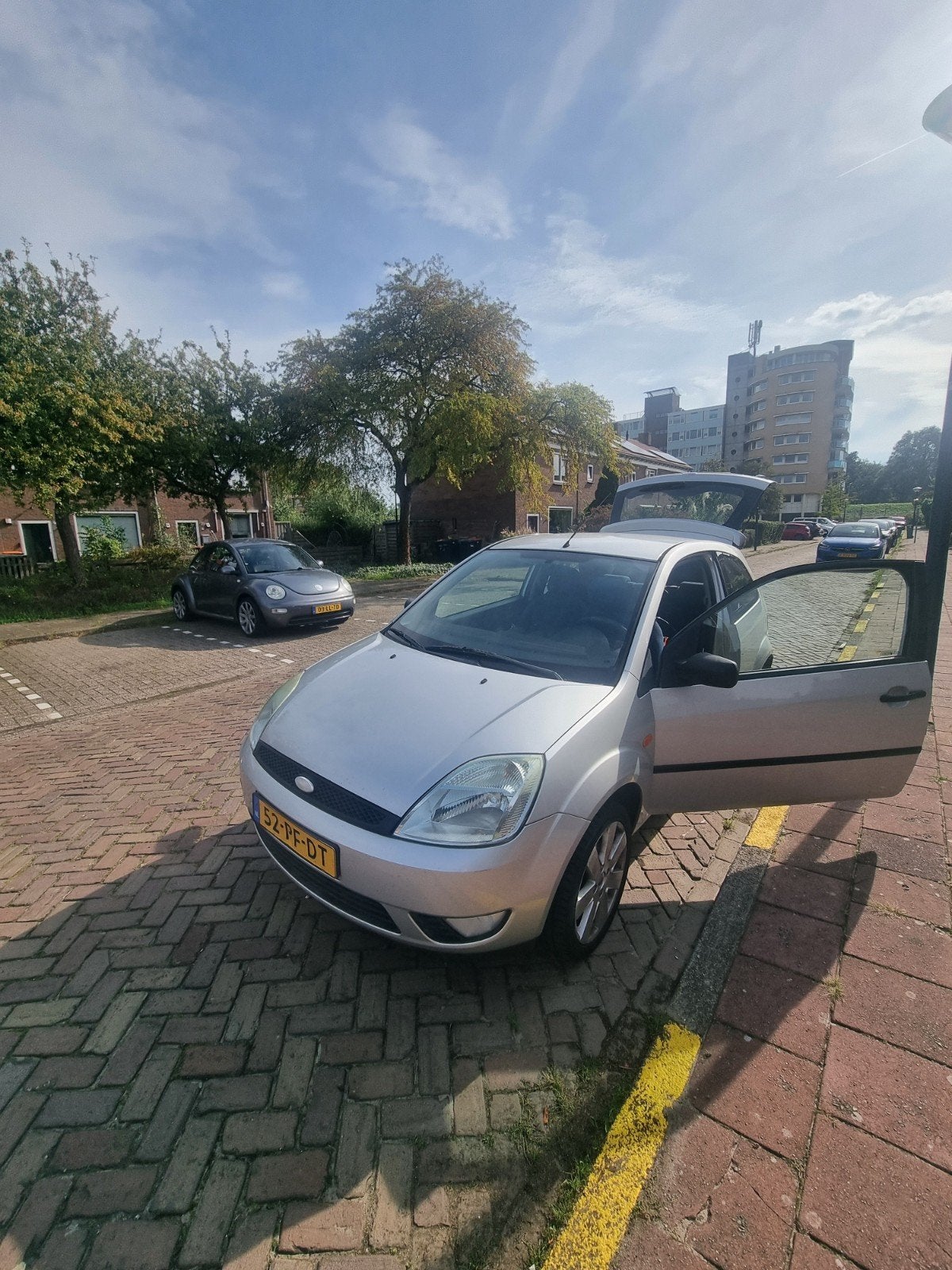 Ford Fiësta 1.4 16V 3DR 2004 Grijs, Auto's, Voorwielaandrijving, 15 km/l, 40 €/maand, 4 cilinders