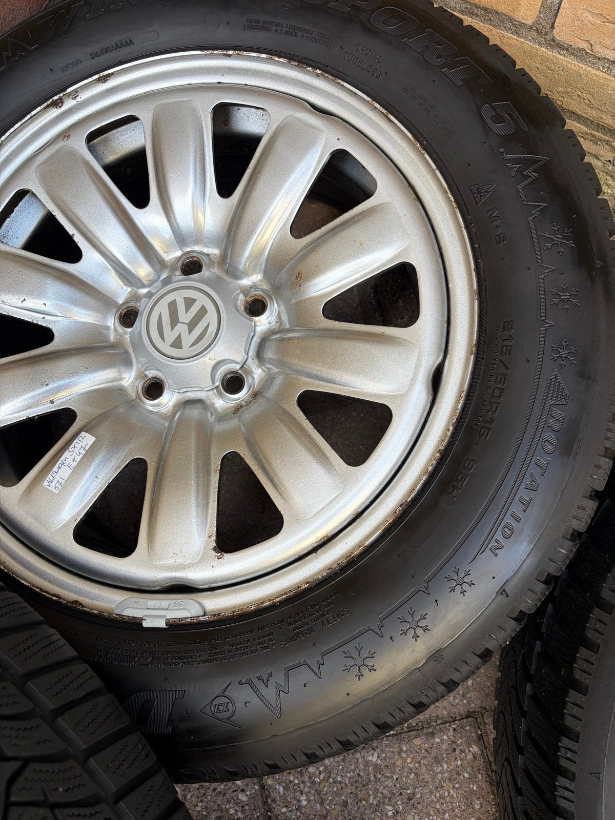 Winterbanden met velgen - Dunlop 215/60R16, Auto-onderdelen, Ophalen, 16 inch, Banden en Velgen, VL